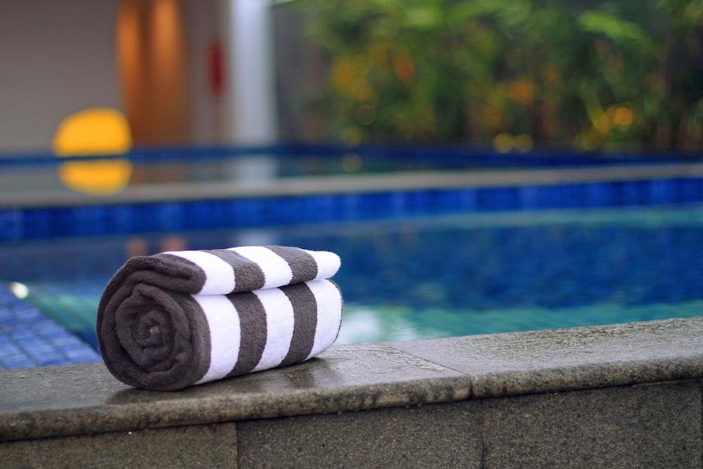 Aston Inn Tasikmalaya Buitenkant foto
